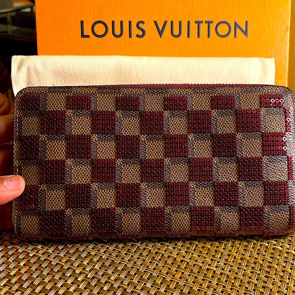 Authentic LV Limited Edition Zippy Wallet - Picture 1 of 15